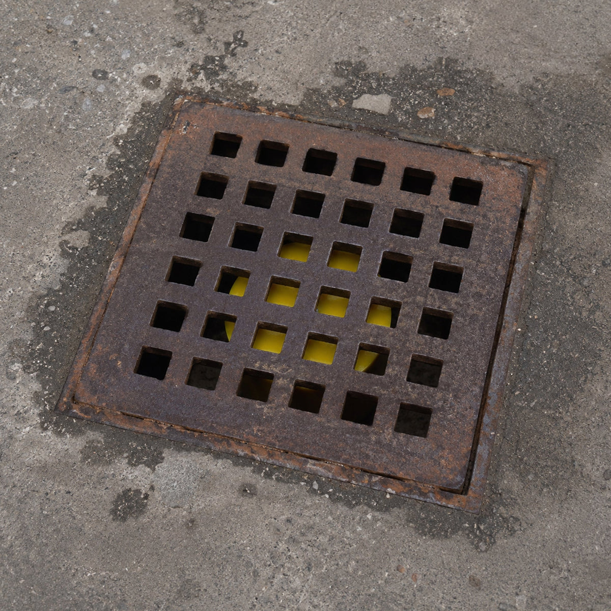 Drain Plug 4in Polyurethane Yellow Tapered